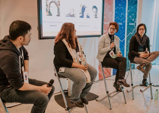 "Corporate vs Startup" Panelist