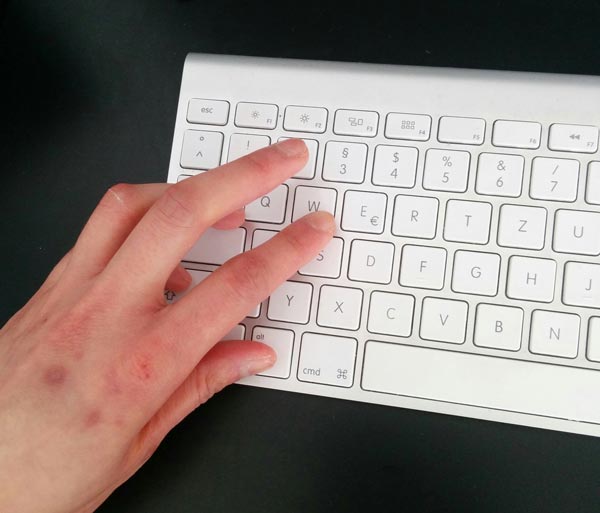 German keyboard layout results often in contorted fingers