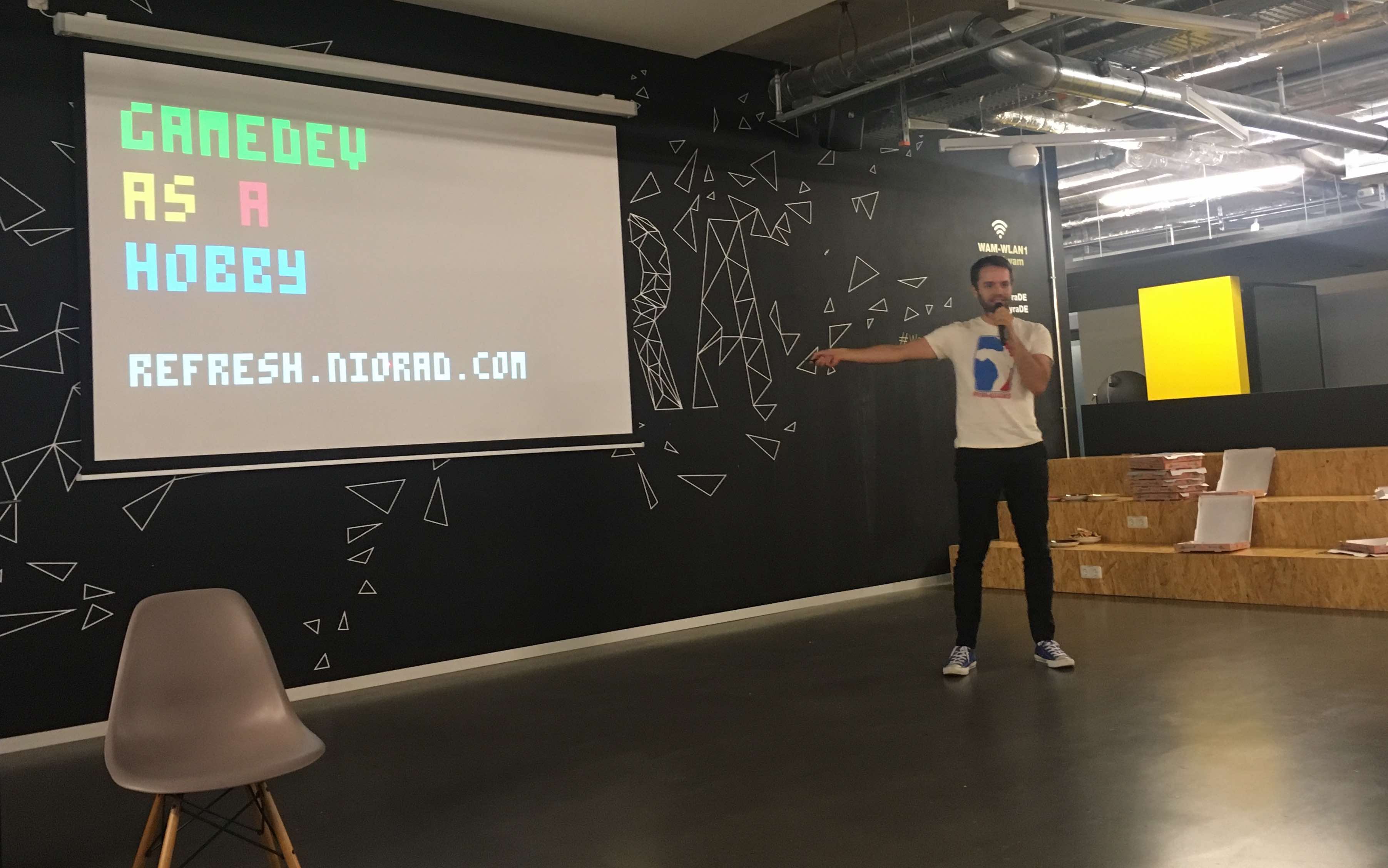 @niorad on stage at Refresh Munich
