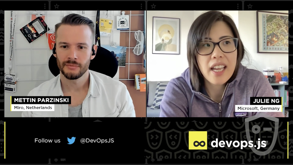 Answering questions in live Q&A